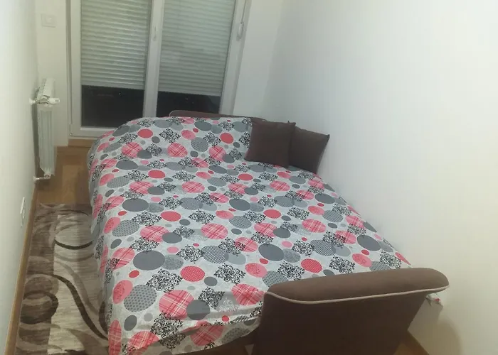 Moonze Gate بلغراد